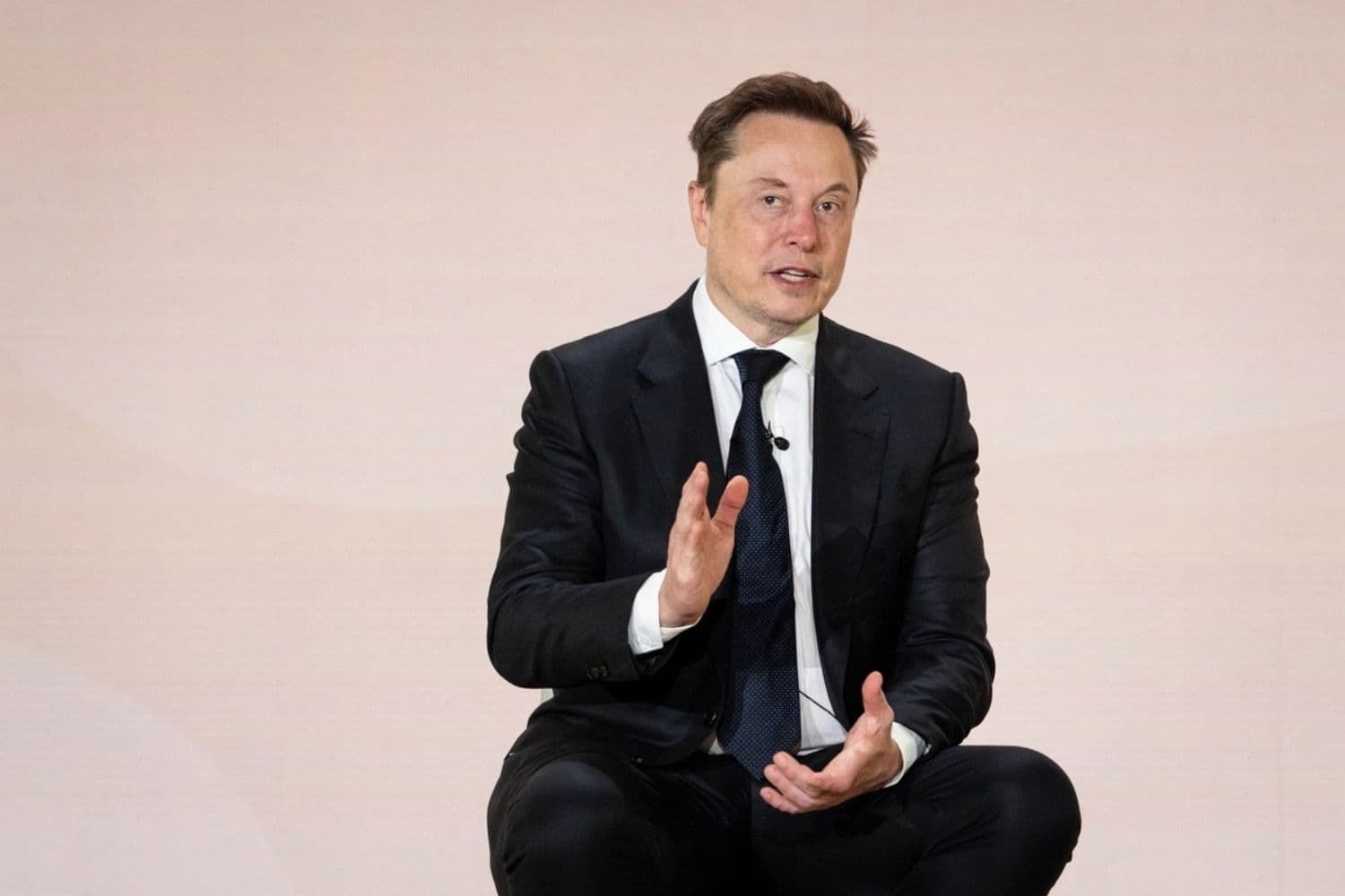 El director ejecutivo de SpaceX, Elon Musk, toma la palabra durante el evento de lanzamiento de America.gov en Washington el 29 de septiembre de 2026. (Madalina Kilroy/The Epoch Times)