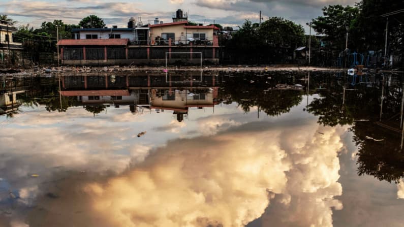 Temporal deja diez muertos, desborda ríos y obliga a evacuar varias zonas del este de México