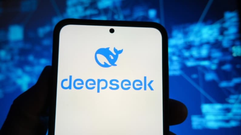 EE. UU. ordena retirar DeepSeek de los sistemas del gobierno federal