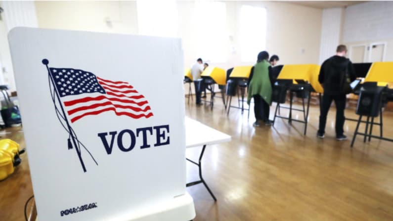 DOJ acusa a 28 personas sin ciudadanía de delitos electorales en California