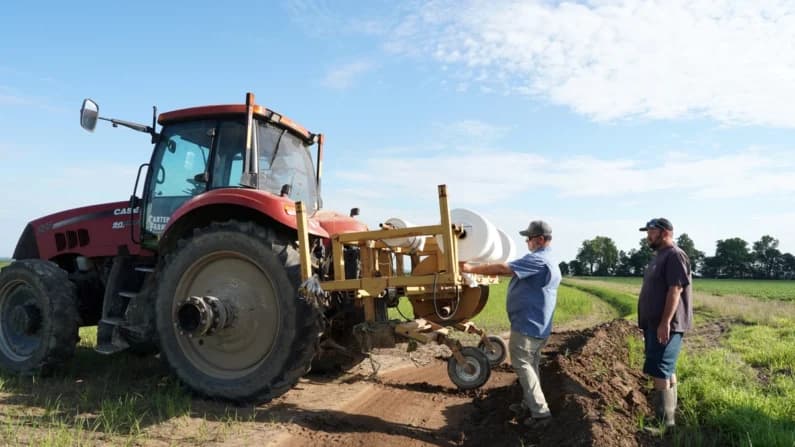 El gobierno de Trump activa un plan de USD 8000 millones para aliviar los costos del campo