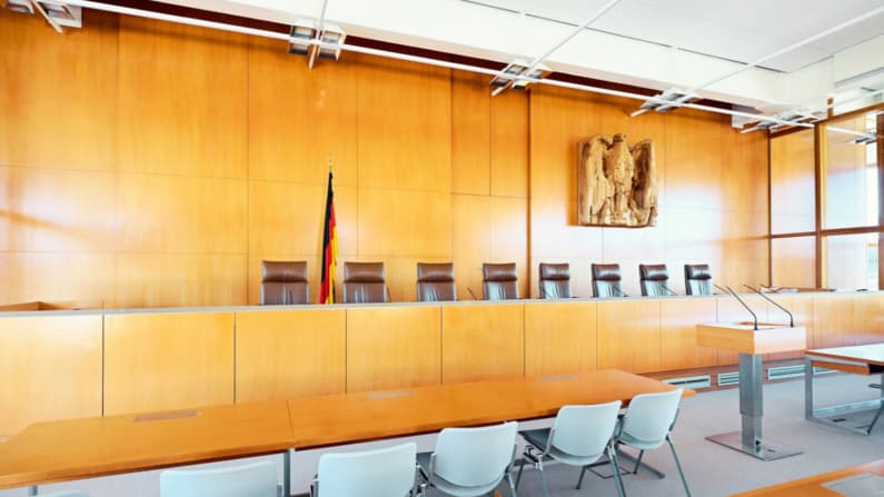 La Justicia alemana juzga a un impostor que realizó 470 procedimientos de estética sin ser médico