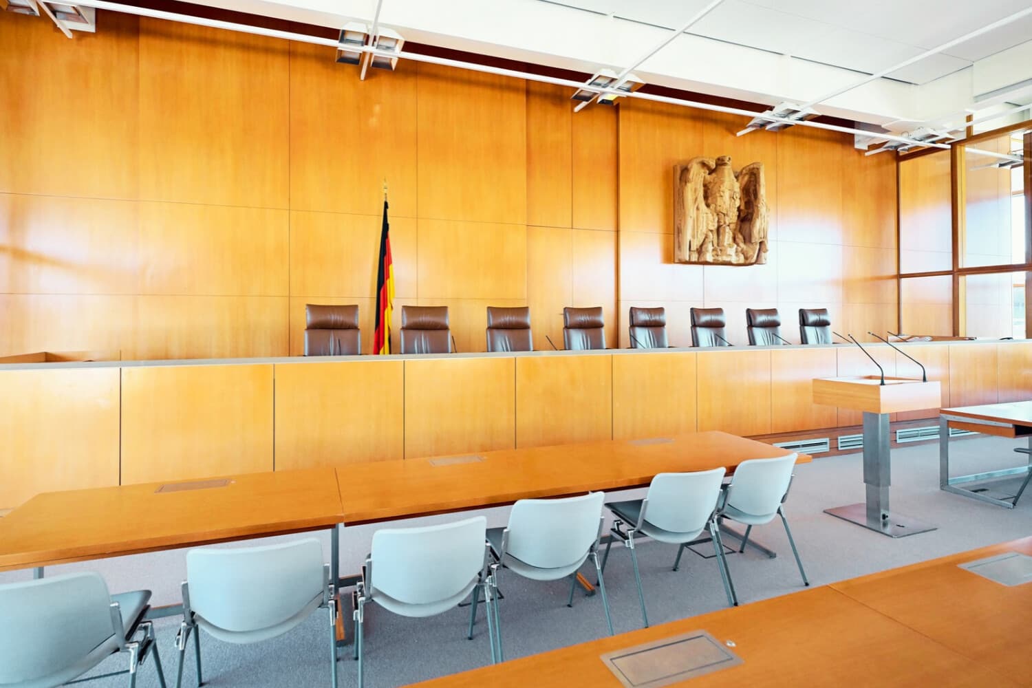 La fotografía, tomada el 23 de septiembre de 2026, muestra el interior del Tribunal Constitucional Federal de Alemania. (Uli DECK / AFP vía Getty Images)