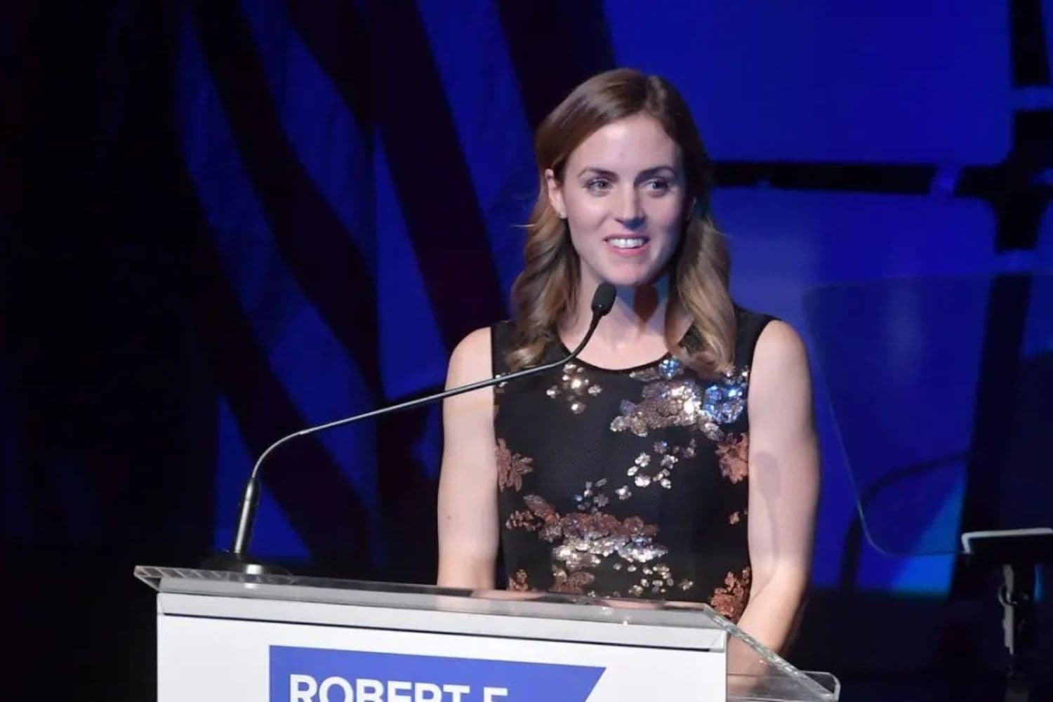 Kyle Kennedy habla en el escenario durante la entrega de los premios Robert F. Kennedy Human Rights Ripple Of Hope 2019 en la ciudad de Nueva York el 12 de diciembre de 2018. (Michael Loccisano/Getty Images para Robert F. Kennedy Human Rights)