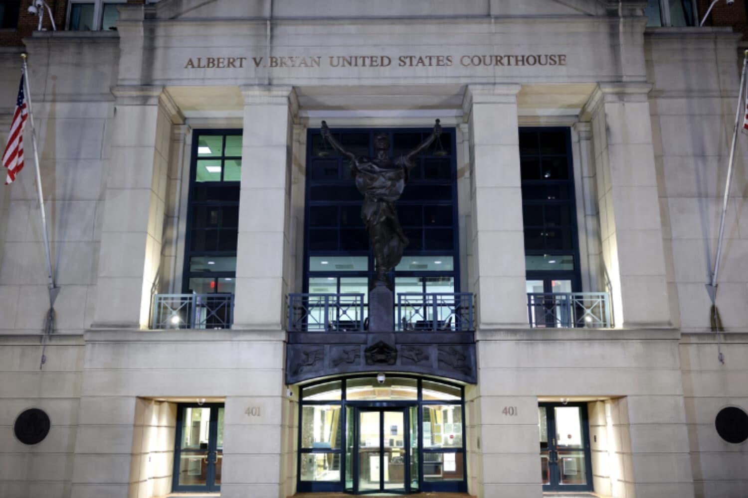 FBI investiga artefacto incendiario lanzado contra un edificio del ICE en Atlanta