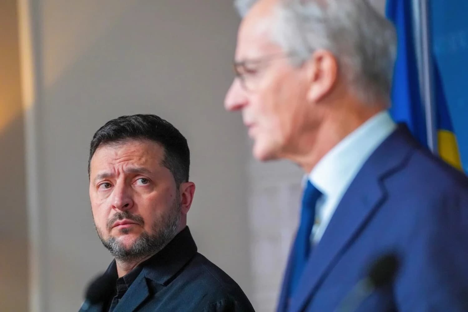 El presidente de Ucrania, Volodímir Zelenski, y el primer ministro, Jonas Gahr Støre, hablan durante una conferencia de prensa en Oslo, Noruega, el 20 de octubre de 2026. (Lise Åserud/NTB Scanpix vía AP).