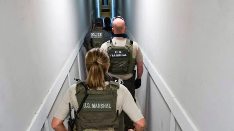 EE. UU. reporta 118 arrestos y 25 menores localizados en la "Operación No Olvidados" 2026