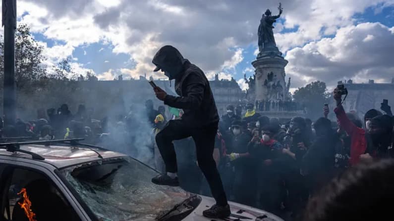 La migración destructiva