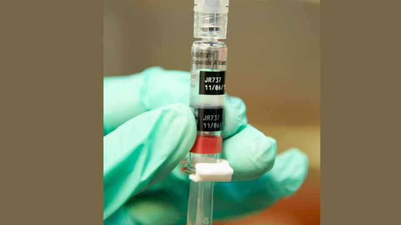 Investigador dice que no se realizará ensayo de vacuna contra la hepatitis B respaldado por EE. UU.