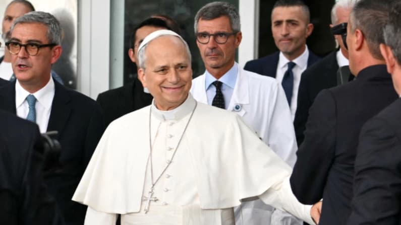 Médicos confirman que el papa León no necesita más tratamiento contra el cáncer