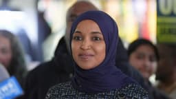 La representante Ilhan Omar responde a las acusaciones de que se casó con su hermano