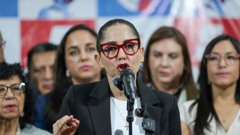 Detienen en Ecuador a la excandidata presidencial del correísmo Luisa González
