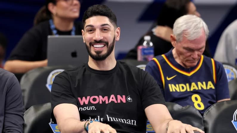 Enes Kanter de Freedom rechaza palco de lujo y abandona las finales de la WNBA