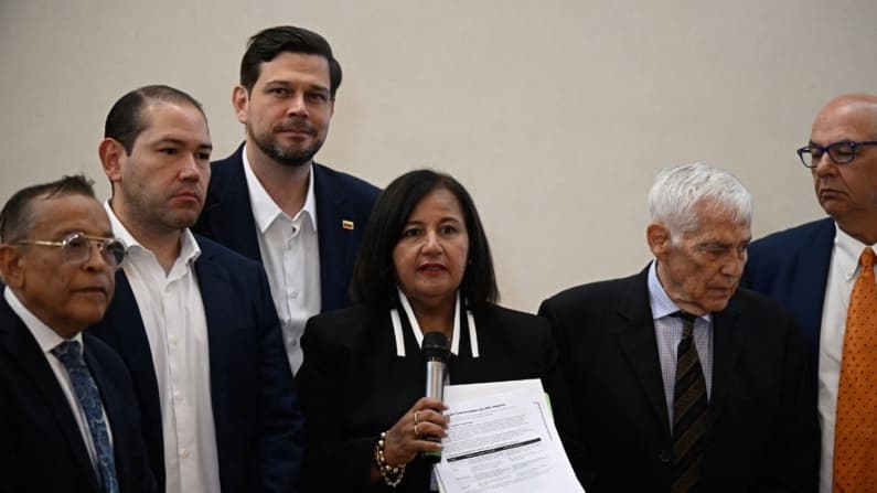 EE. UU. celebra avances en las negociaciones para la democratización de Venezuela