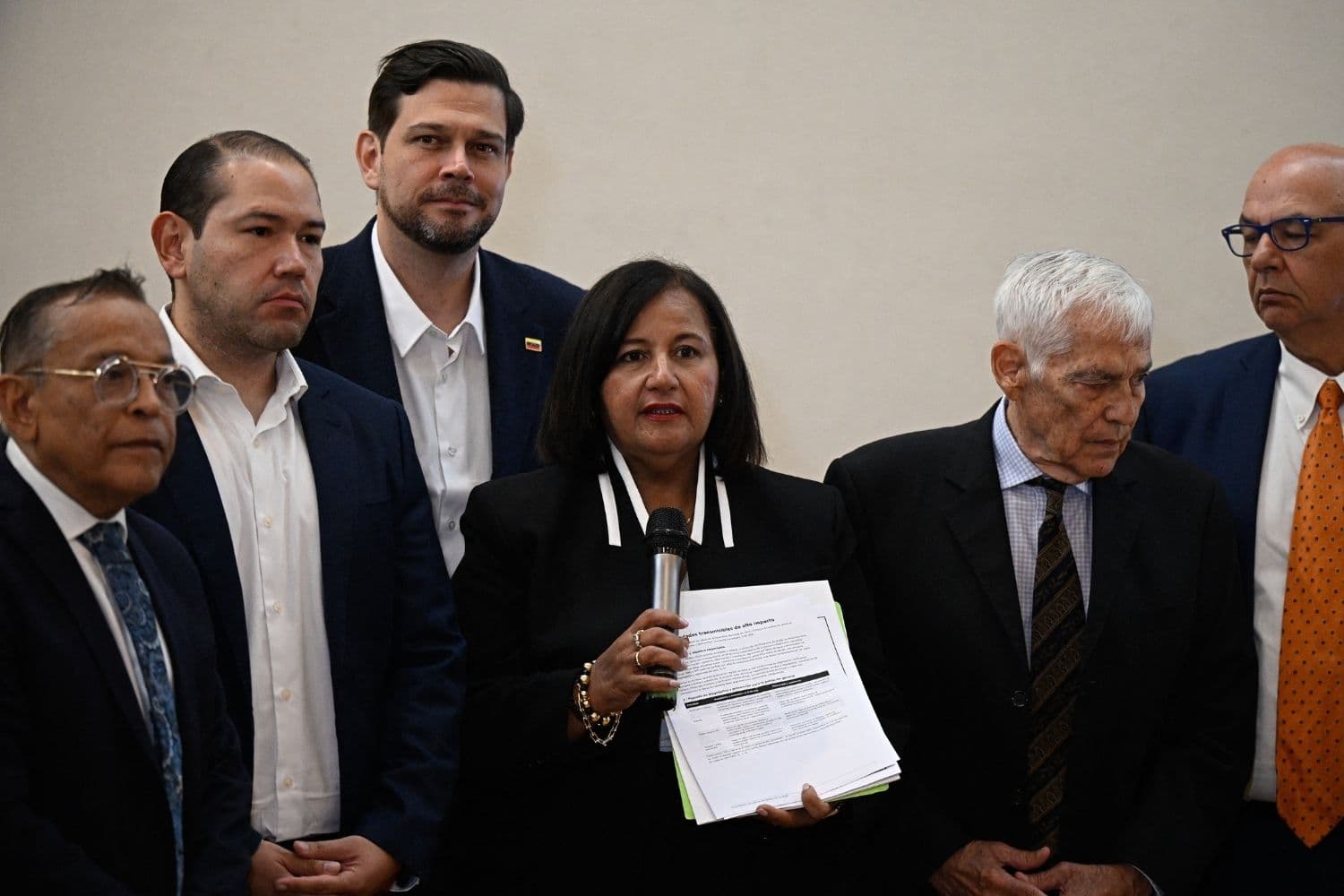 EE. UU. celebra avances en las negociaciones para la democratización de Venezuela