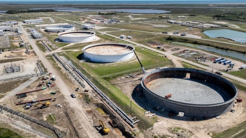 EE. UU. libera su reserva de petróleo para la refinería de Luisiana