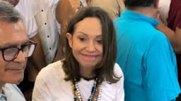 María Corina Machado llega en caravana a Caracas en su retorno a Venezuela