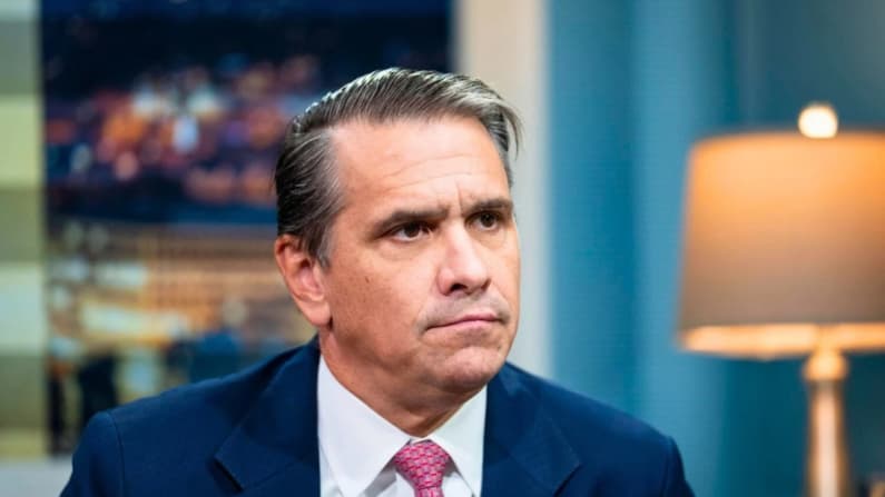 Fiscal general defiende demanda que busca impugnar resultados de la contienda al Senado en Alaska