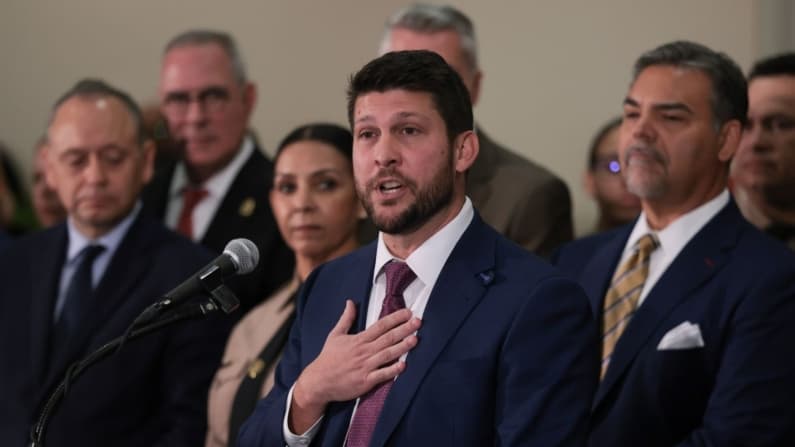 Florida desmantela ruta de tráfico de cocaína del cártel de Sinaloa de México hacia la bahía de Tampa