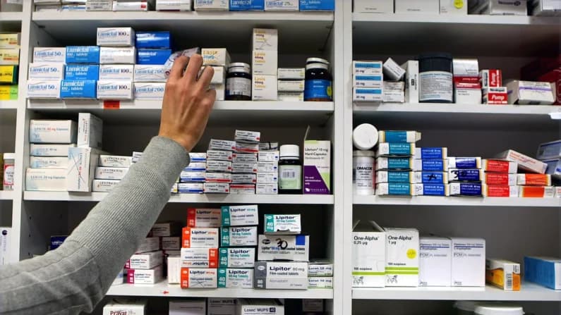 Retiran más de 100,000 frascos de acetaminofén, según la FDA