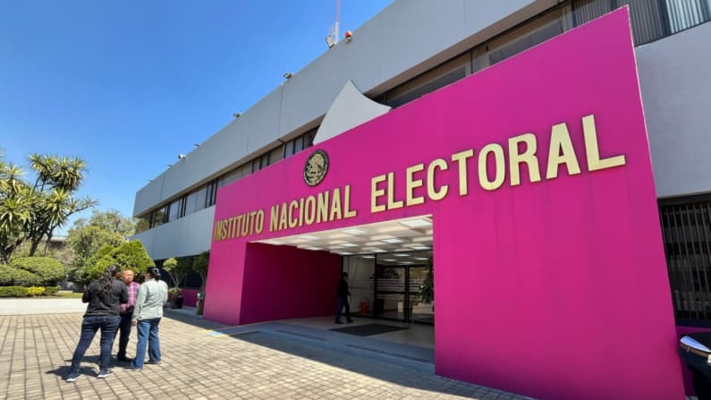 Instituto Nacional Electoral de México nombra jefa provisional tras renuncia por escándalo de corrupción