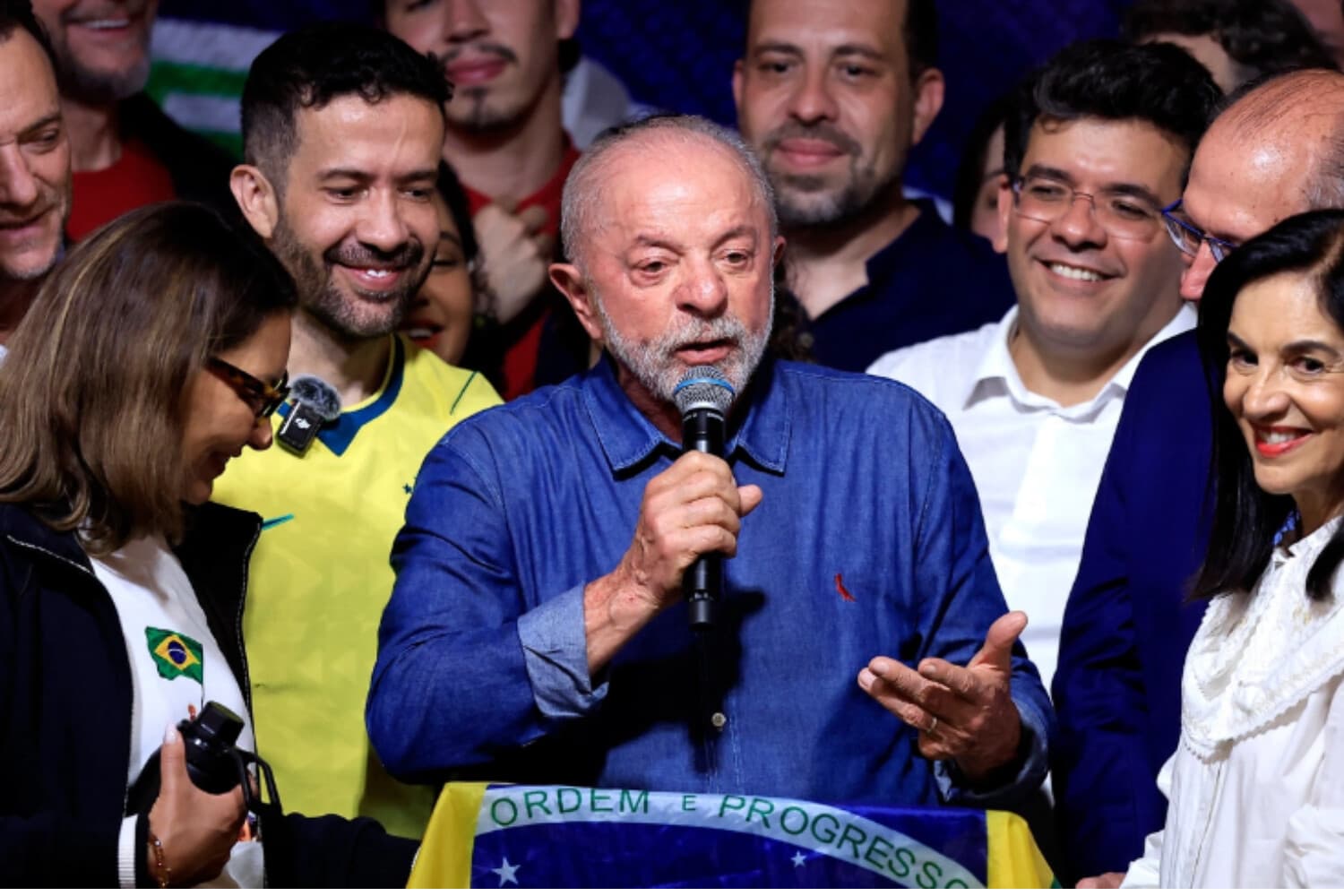 Luiz Inácio Lula da Silva pronuncia un discurso de victoria en Sao Paulo, Brasil, el 25 de octubre de 2026. (Miguel Schincariol/AFP vía Getty Images).