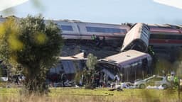 Ascienden a más de 64 las personas fallecidas por la colisión de trenes de alta velocidad en España