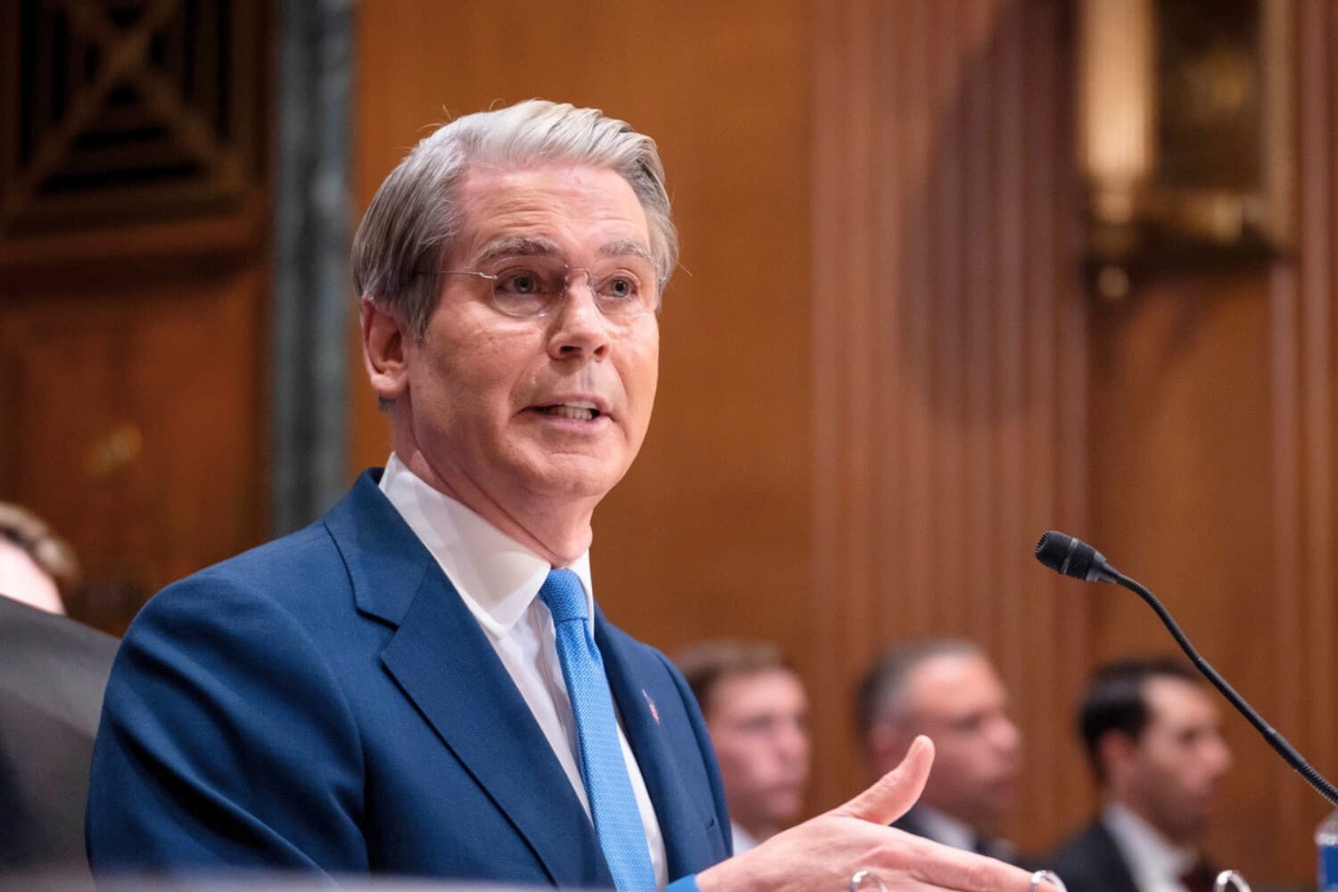 El secretario del Tesoro, Scott Bessent, comparece ante la Comisión de Presupuestos del Senado el 3 de junio de 2026. (Madalina Kilroy/The Epoch Times).