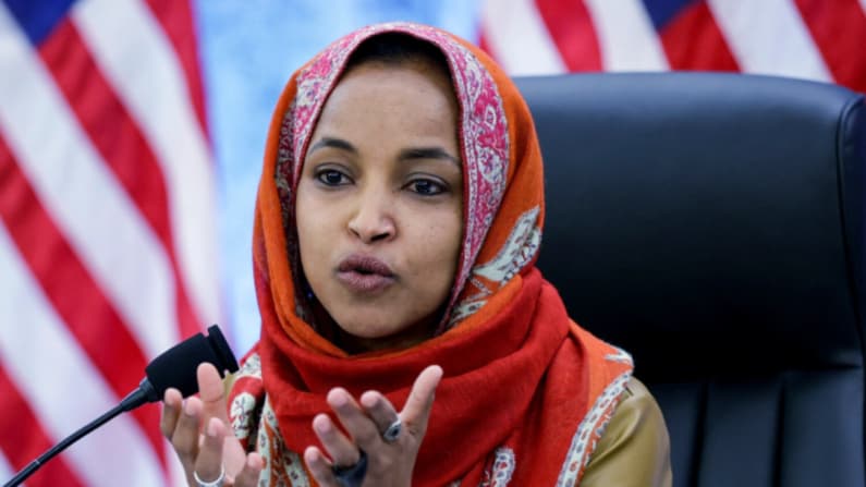 175 demócratas de la Cámara piden frenar investigación contra Ilhan Omar