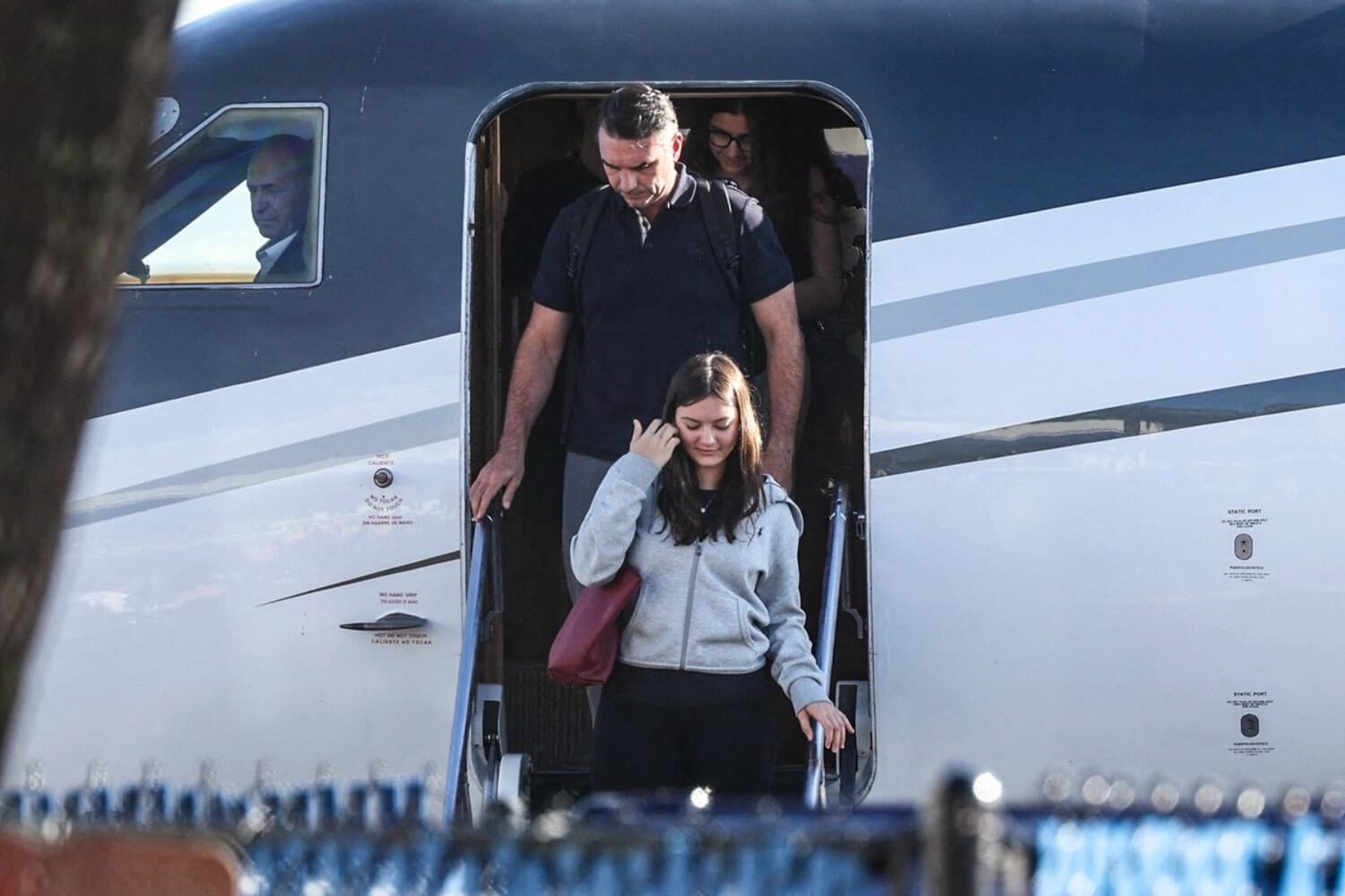 Flávio Bolsonaro llega a Miami tras derrota electoral en Brasil