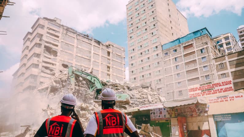 Seis días después del derrumbe en Nairobi, 16 personas siguen desaparecidas