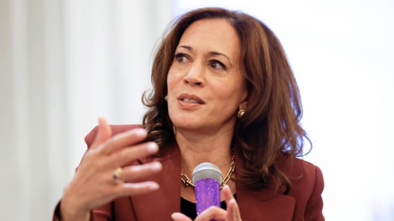 Kamala Harris pide a los demócratas no destituir a Trump si logran el control del Congreso