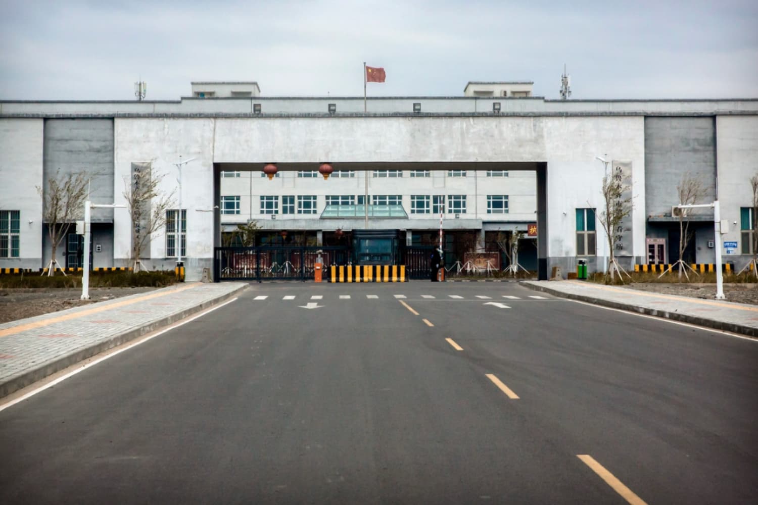 EE. UU. bloquea importaciones de 3 empresas chinas de genética que usan trabajo forzado
