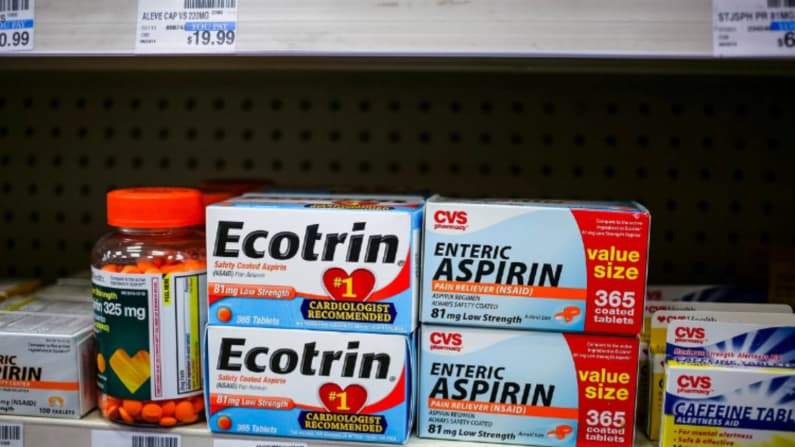 Aspirina en dosis bajas podría reducir riesgo de demencia, pero advierten que no en todos los casos