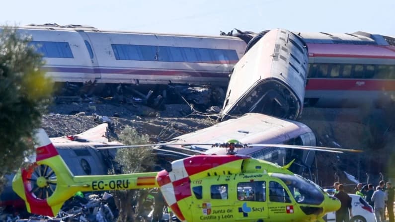 México reporta 7 mexicanos dados de alta, y uno sin ser localizado tras colisión de trenes en España