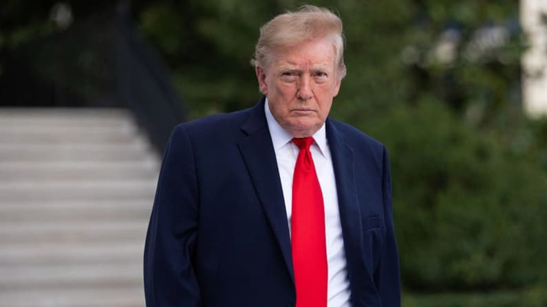 Trump pide procesar a candidato demócrata por polémica sobre coincidencia de nombres en Alaska