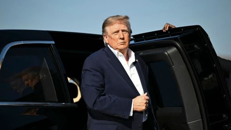 Trump defiende a Hegseth en medio de rumores de Impeachment