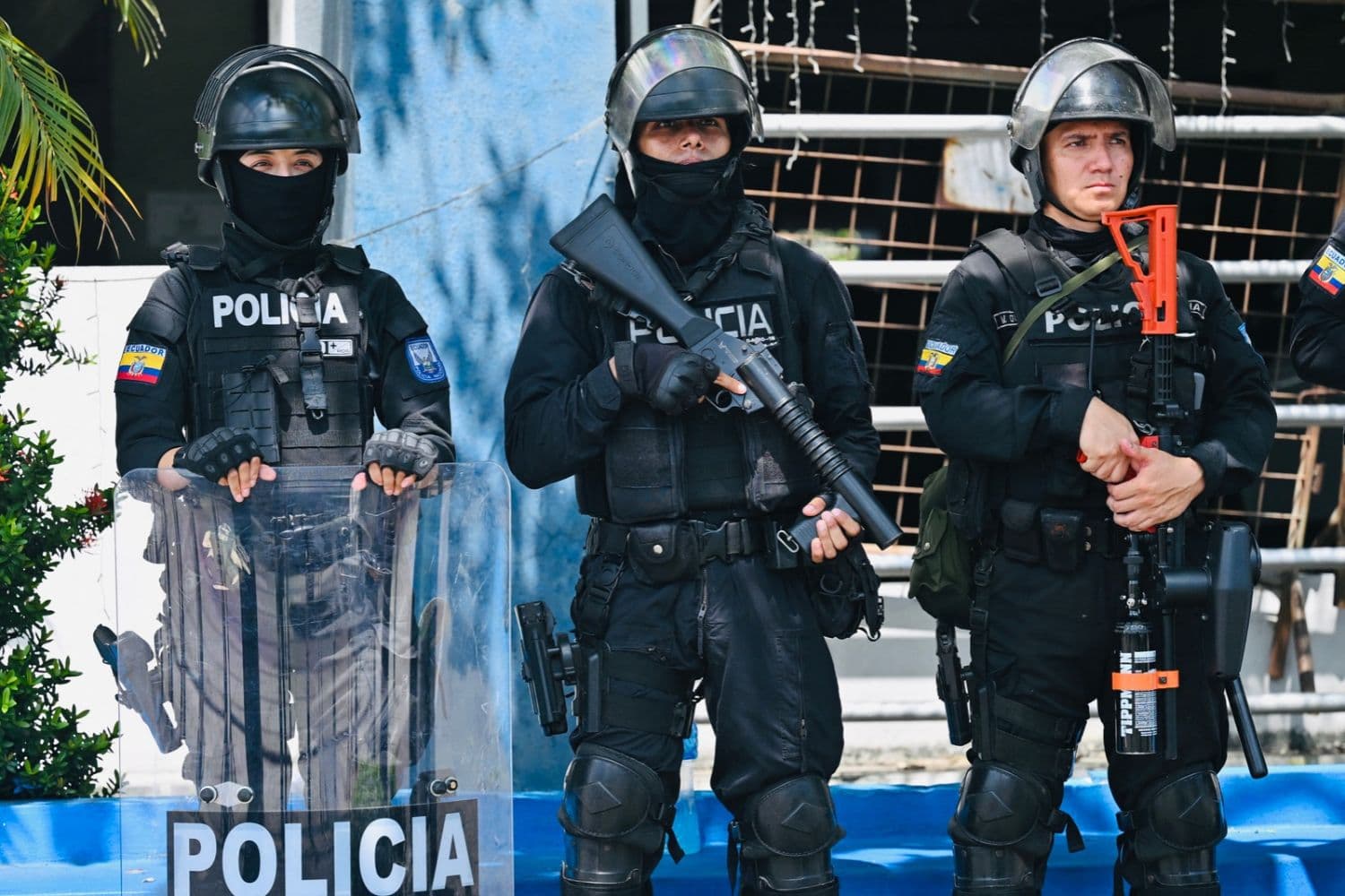 Noboa declara toque de queda en Ecuador y EE. UU. emite alerta de viaje en la región