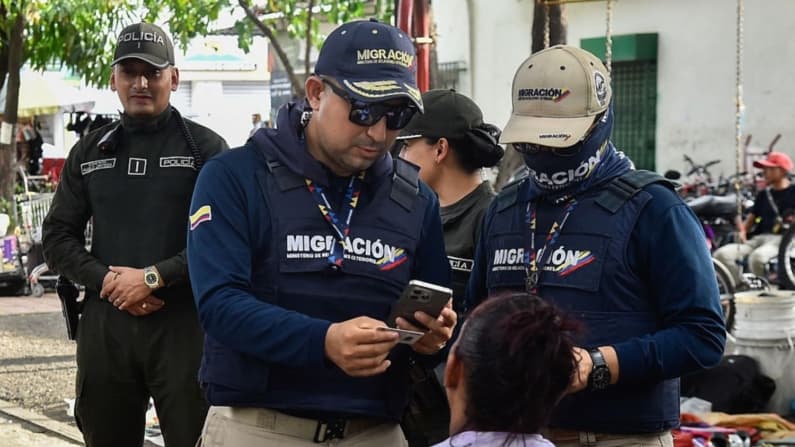 De La Espriella ordena deportar a migrantes venezolanos que estén en condición irregular y cometan delitos