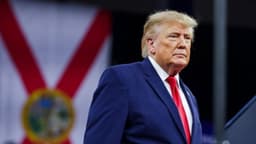 Trump confirma que sí realizará mítines presenciales en Iowa y Kansas